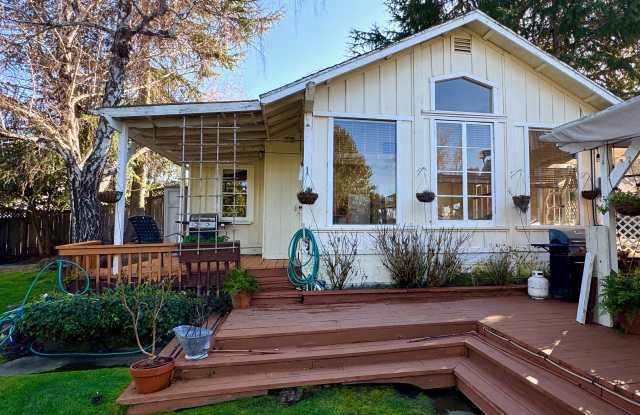 Photo of 1309 1/2 D Street