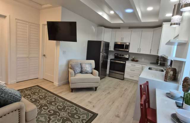 GORGEOUS BRAND new home (ADU) 1bedroom 1bathroom in single-family neighborhood.