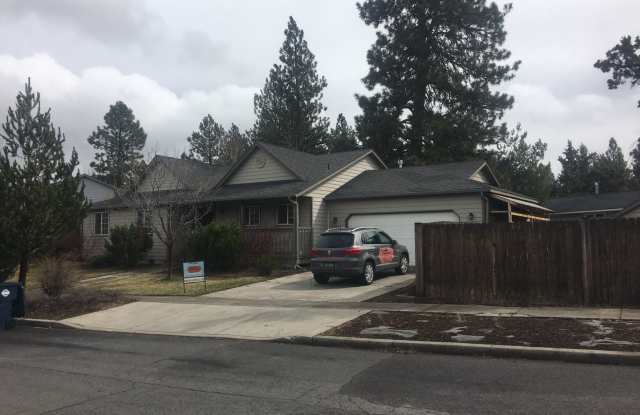 Ranch style home close to river & trails, with A/C!