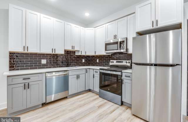 2348 N PARK Avenue unit: 2
