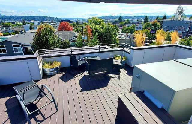 Chic Studios in Historic Ballard Neighborhood!