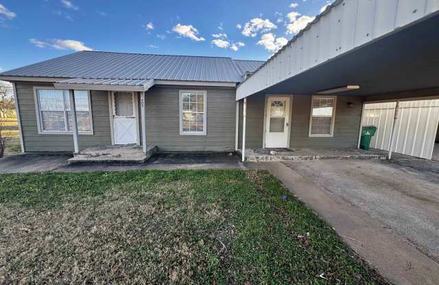 Photo of 605 E ALAMEDA STREET