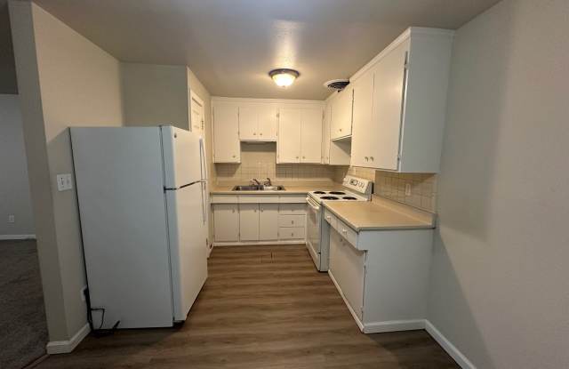 10550 Midvale Avenue N - 2