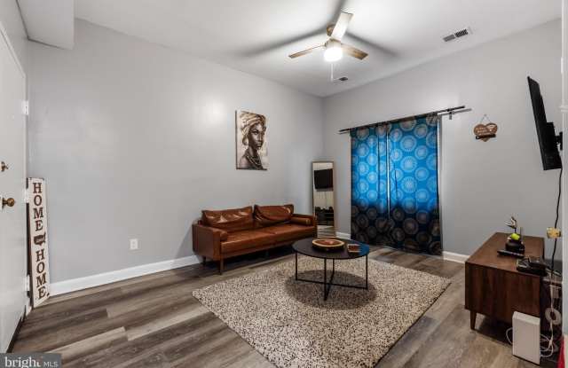 2834 R Street SE unit: 1