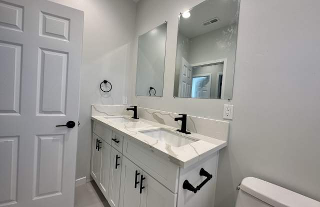 5229 East Falls View Drive