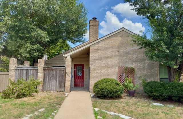 Photo of 2611 Rustling Oaks Drive