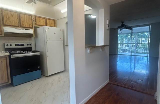 6750 Royal Palm Blvd