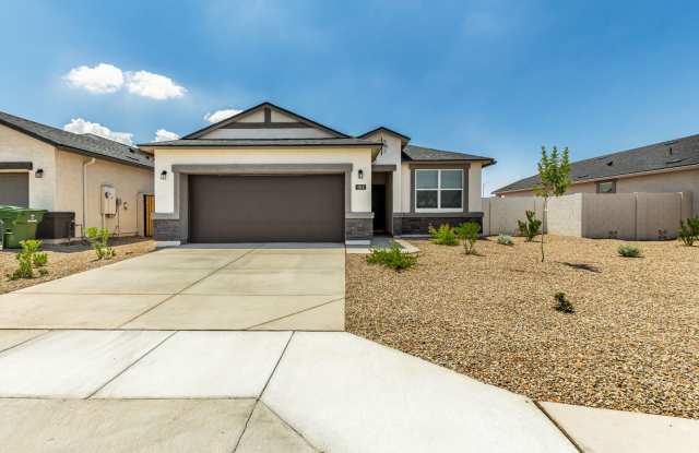 Beautiful 3 bed, 2 bath Casa Grande home