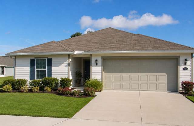 Beautiful 4/2, Minutes From the Beach!