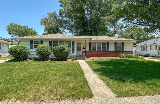 2310 Ferndale Ave - 2310 Ferndale Avenue, Ames, IA 50010