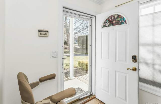 986 Madeira Boulevard