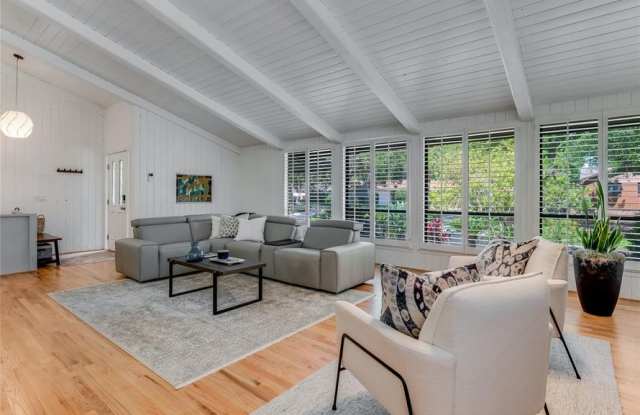 315 Sweet Bay Avenue