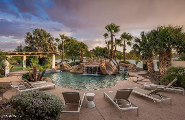 5901 E MOUNTAIN VIEW Road