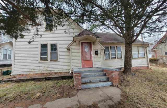 3112 Forest Lawn Avenue - 1