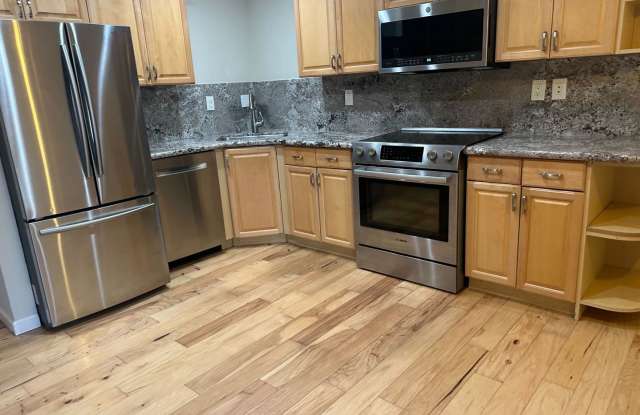 Charming 2-Bedroom Condo in the Heart of Concord!!