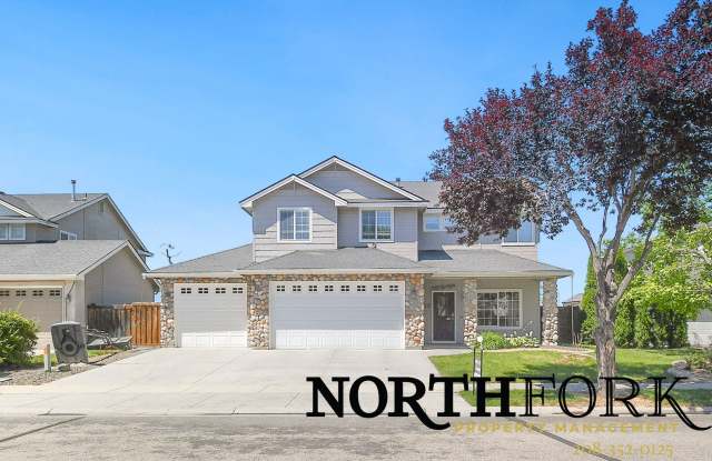 Perfectly Placed Meridian Home in Convenient Location