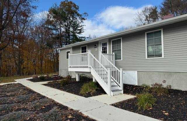 135 Cooper Road unit: 4