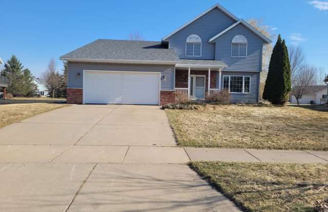 $2750 | 4BD 3.5BA | 2255 Vesterheim Street | Available 04/01/26!