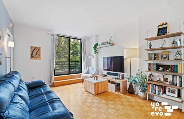 Photo of 350 Albany Street