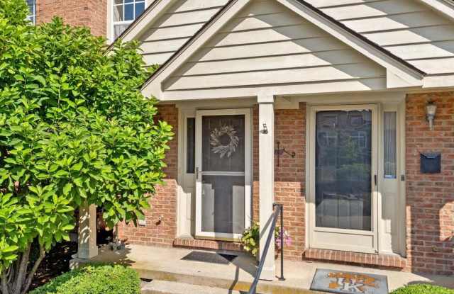 541 West Short Street