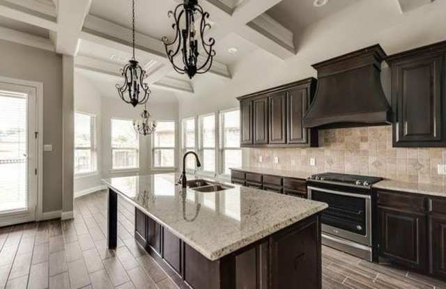 1208 Huntington Cove Court