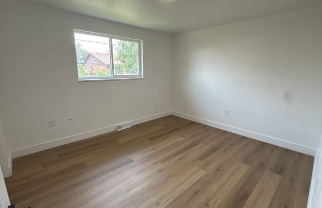 230 North 11th Court