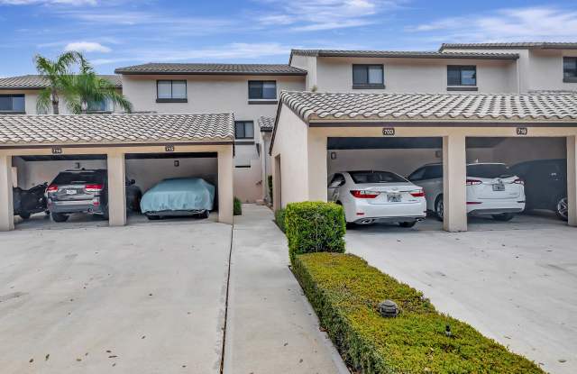 210 Captains Walk - 715Unit 715