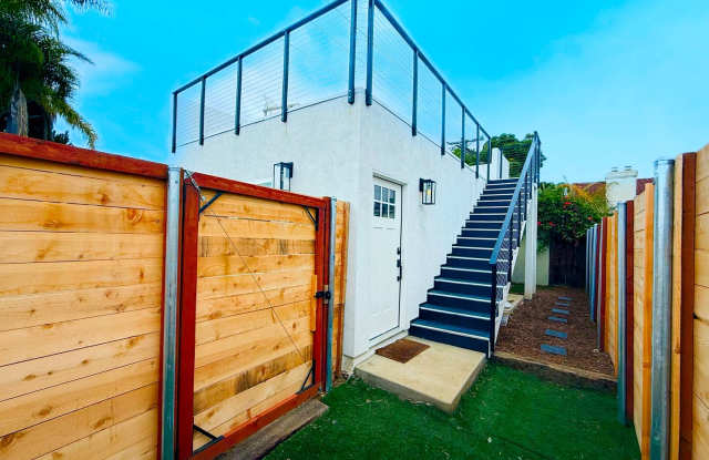 Welcome to your Contemporary Casita in the heart of Point Loma!