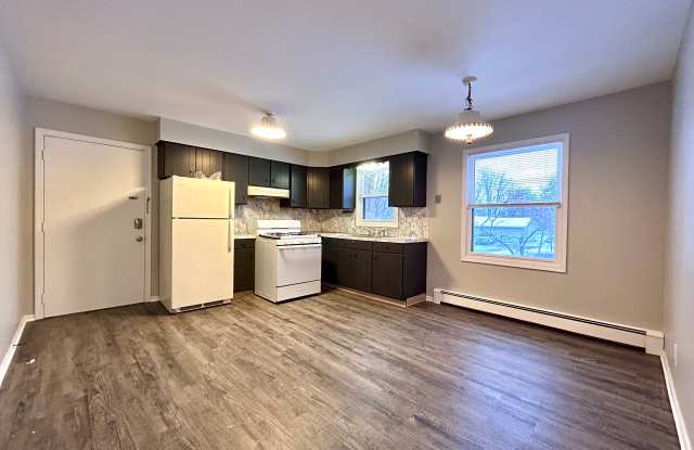 Two Bedroom Apartment in Northwest Grand Rapids - $400 Off Move-in by 2/15/26!