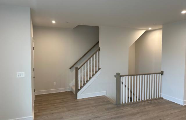 43324 FARRINGDON SQUARE