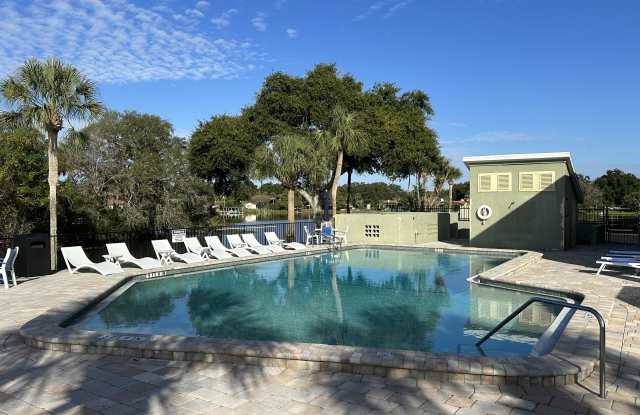 960 Lake Destiny Road - E