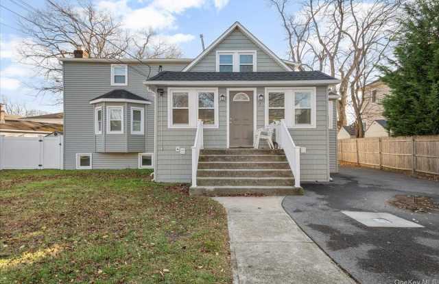 8 Garfield Avenue unit: 1