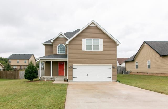 572 Tracy Ln - 572 Tracy Lane, Clarksville, TN 37040