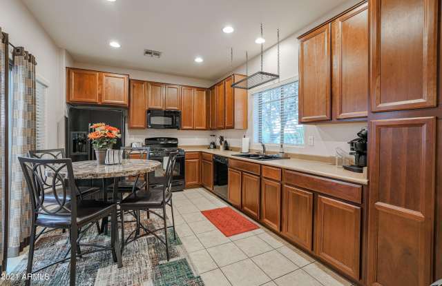 Photo of 21925 N 103RD Lane unit: 433