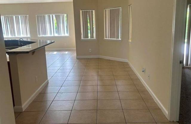 1821 SW California Boulevard