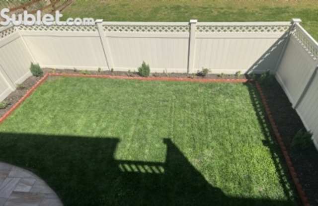 3160 High Rocks Pl
