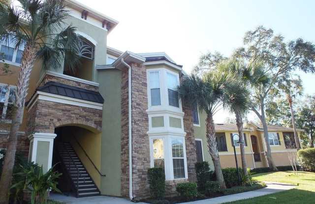 10106 COURTNEY OAKS CIRCLE