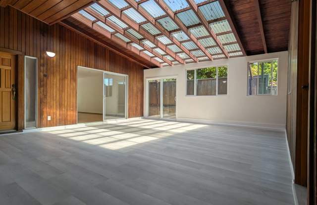 Remodeled Spacious 4Bed/3Bath House Home in El Cerrito!
