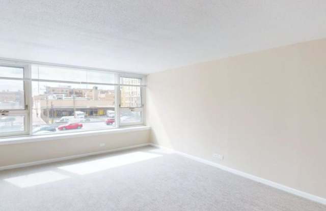 2728 North Hampden Ct.