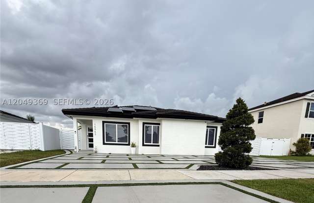 15953 SW 307th Ter