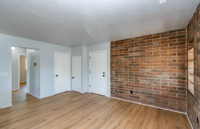 236 N Fair Oaks Avenue