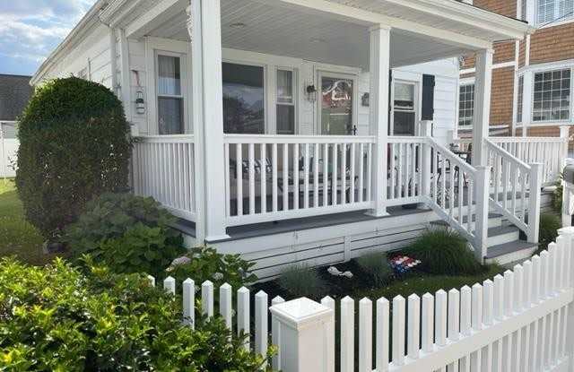122 N 35th Ave