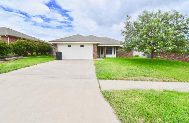 Inviting 3 Bedroom 2.25 Bath home in Hymesa Estates!