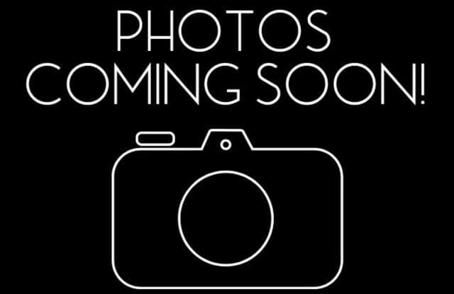 Photo of 3 Bedroom in Lake Villas -2 year lease required