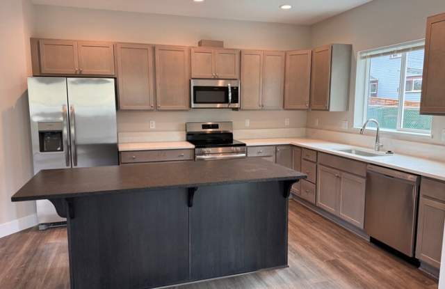 1045 Southeast Ford Street