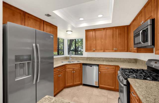 2 Bed / 2.5 Bath Townhome in the Hidden Lakes Community