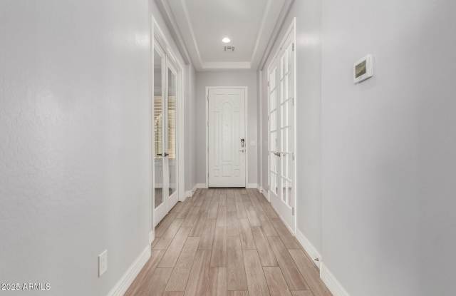 17996 W REDWOOD Lane