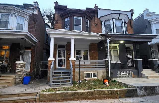 Photo of 4527 N CARLISLE Street