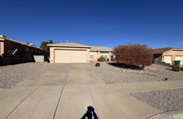 5009 Woodhaven Dr Ne