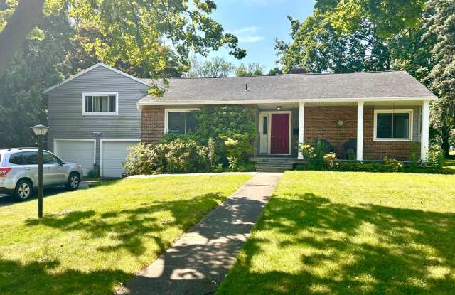 Beautiful Brighton Move-In Ready- Penfield Schools!